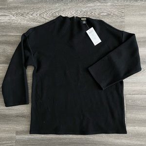 Chico’s size 0  4-6  XS black label sweater